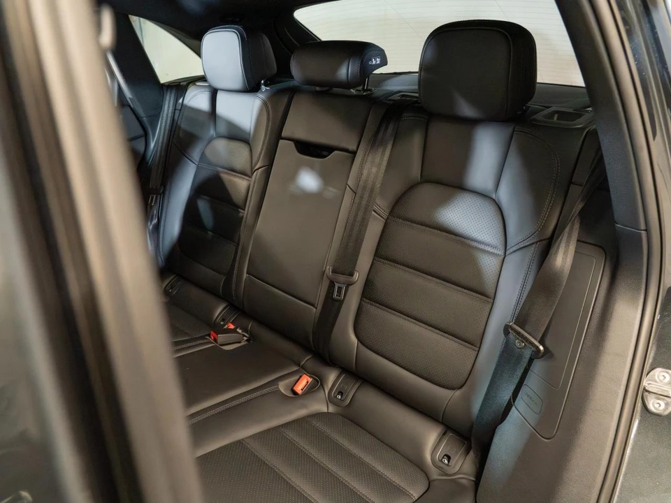 2026 Porsche Macan - Image 28 of 29