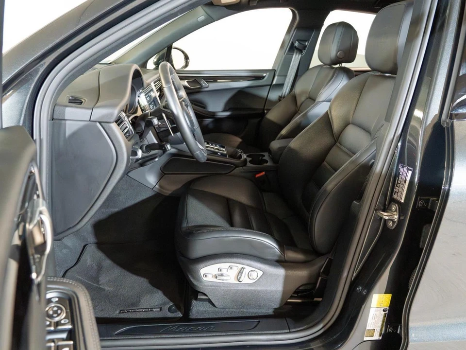 2026 Porsche Macan - Image 17 of 29