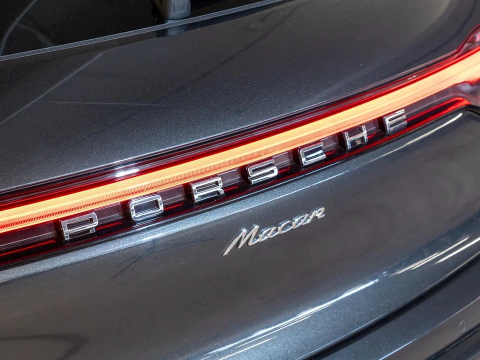 2026 Porsche Macan - Image 13 of 29