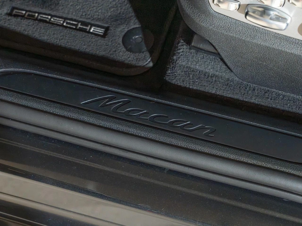 2026 Porsche Macan - Image 14 of 29