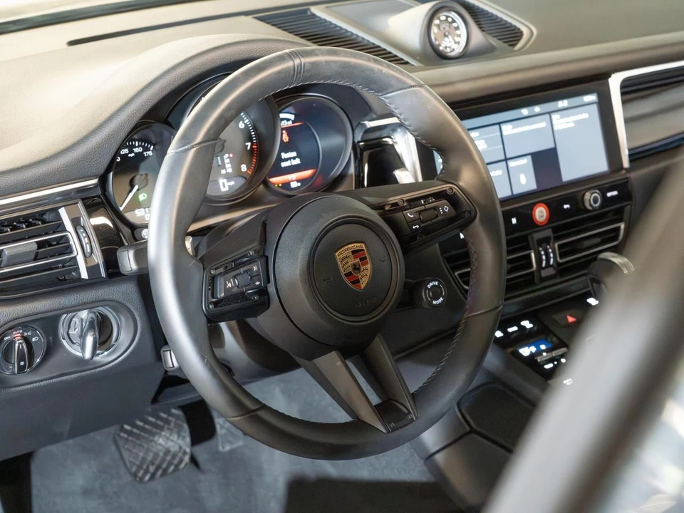 2026 Porsche Macan - Image 5 of 29