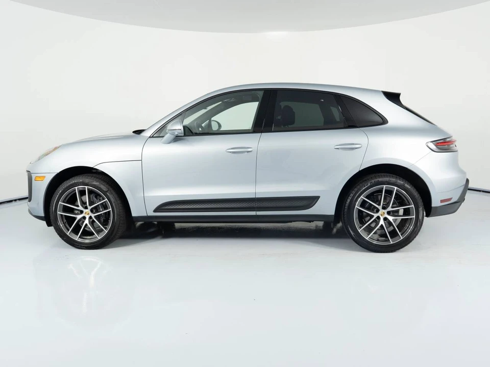2026 Porsche Macan Electric - Image 2 of 4