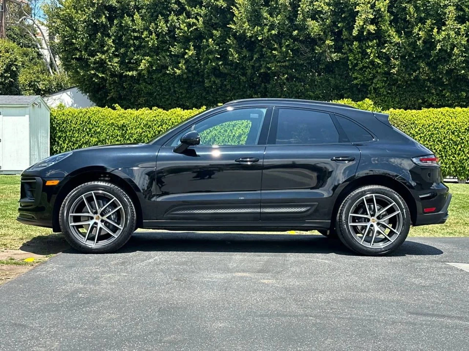 2026 Porsche Macan Electric - Image 2 of 4