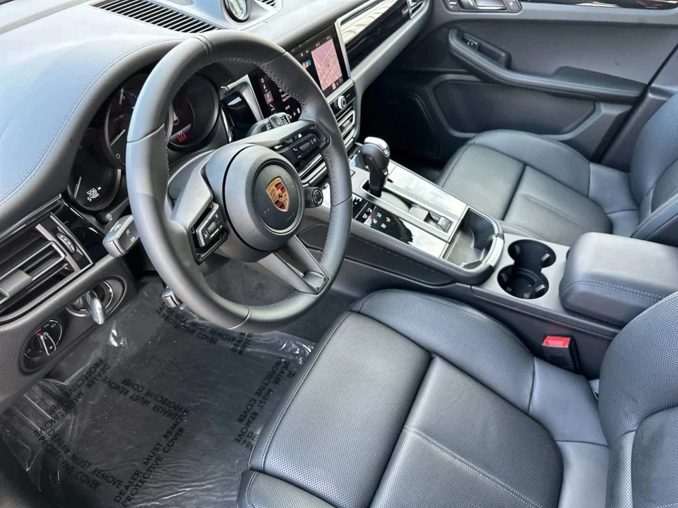 2026 Porsche Macan Electric - Image 4 of 4