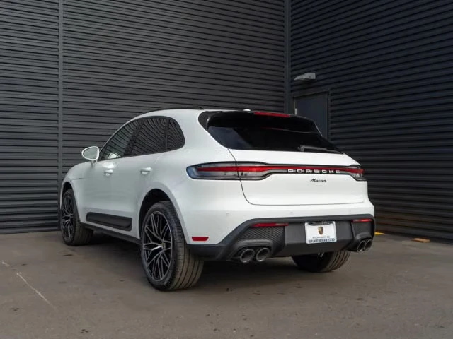 2026 Porsche Macan Electric - Image 18 of 31