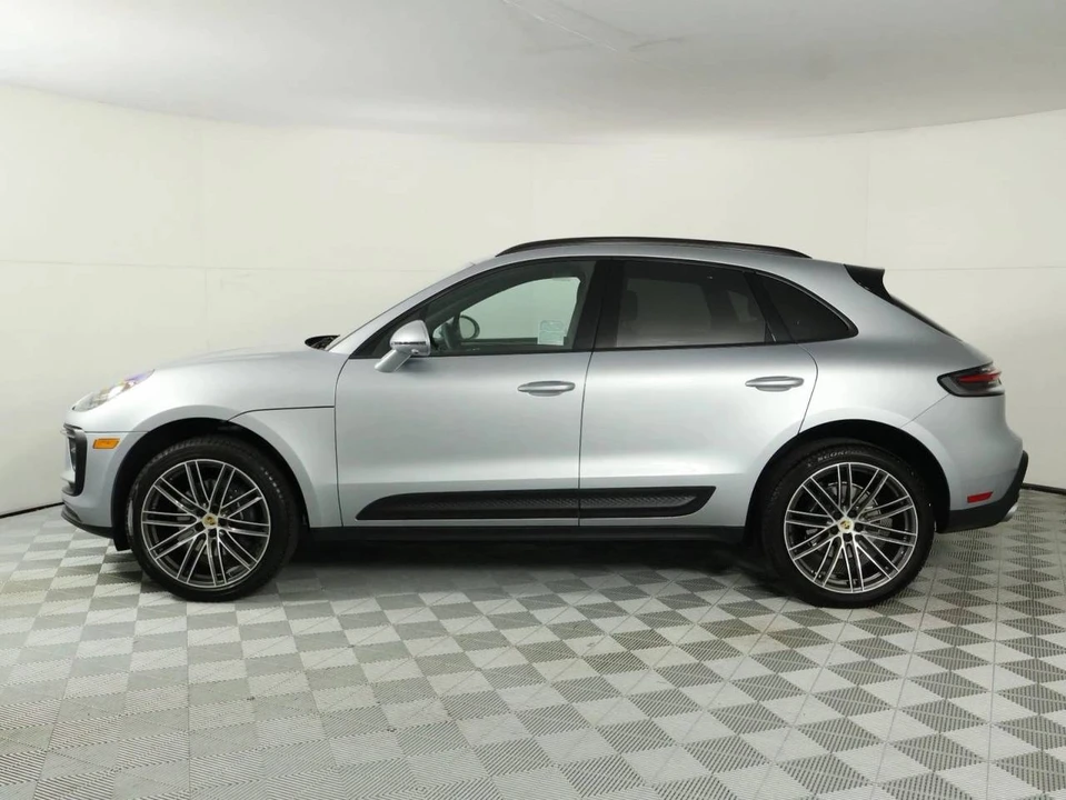2026 Porsche Macan Electric - Image 2 of 5