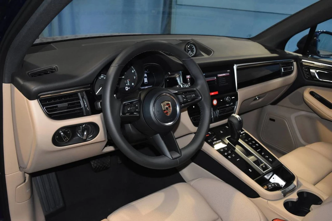 2026 Porsche Macan Electric - Image 4 of 4
