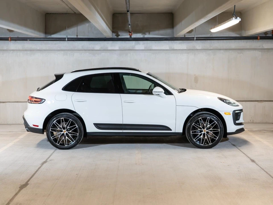 2026 Porsche Macan - Image 9 of 31