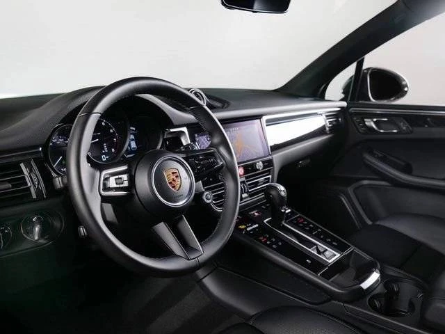 2026 Porsche Macan Electric - Image 4 of 5