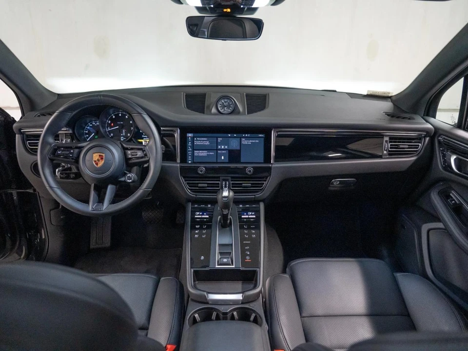2026 Porsche Macan Electric - Image 27 of 30