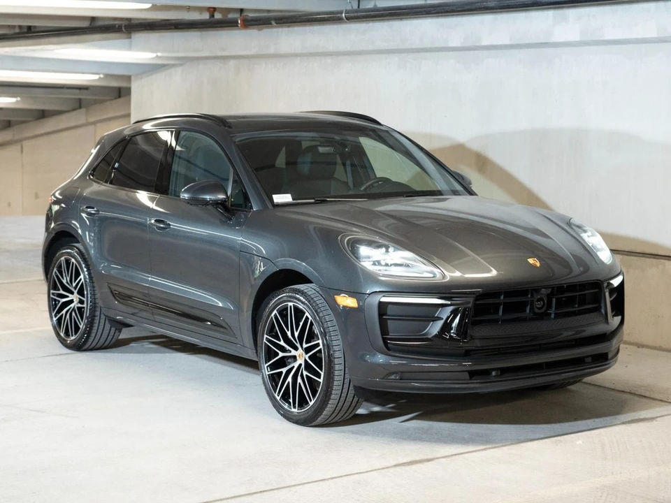 2026 Porsche Macan Electric - Image 8 of 30