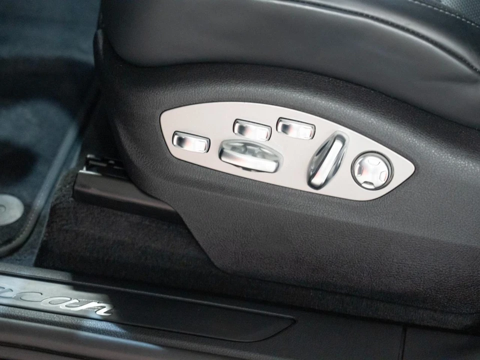 2026 Porsche Macan Electric - Image 14 of 30