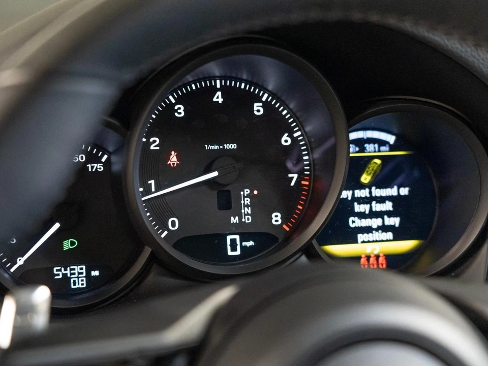 2026 Porsche Macan Electric - Image 20 of 30
