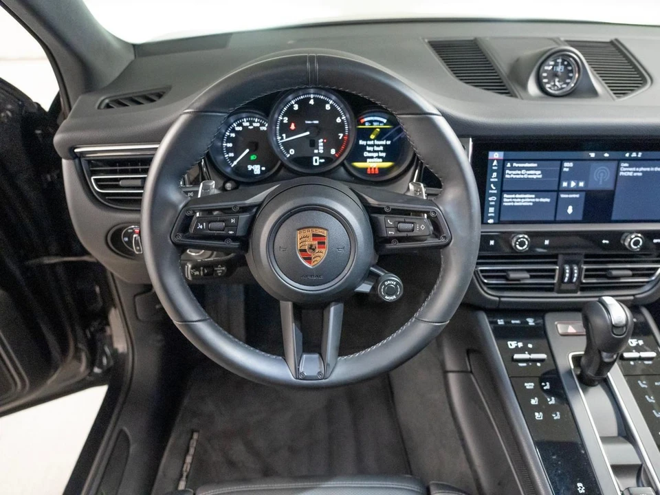2026 Porsche Macan Electric - Image 29 of 30