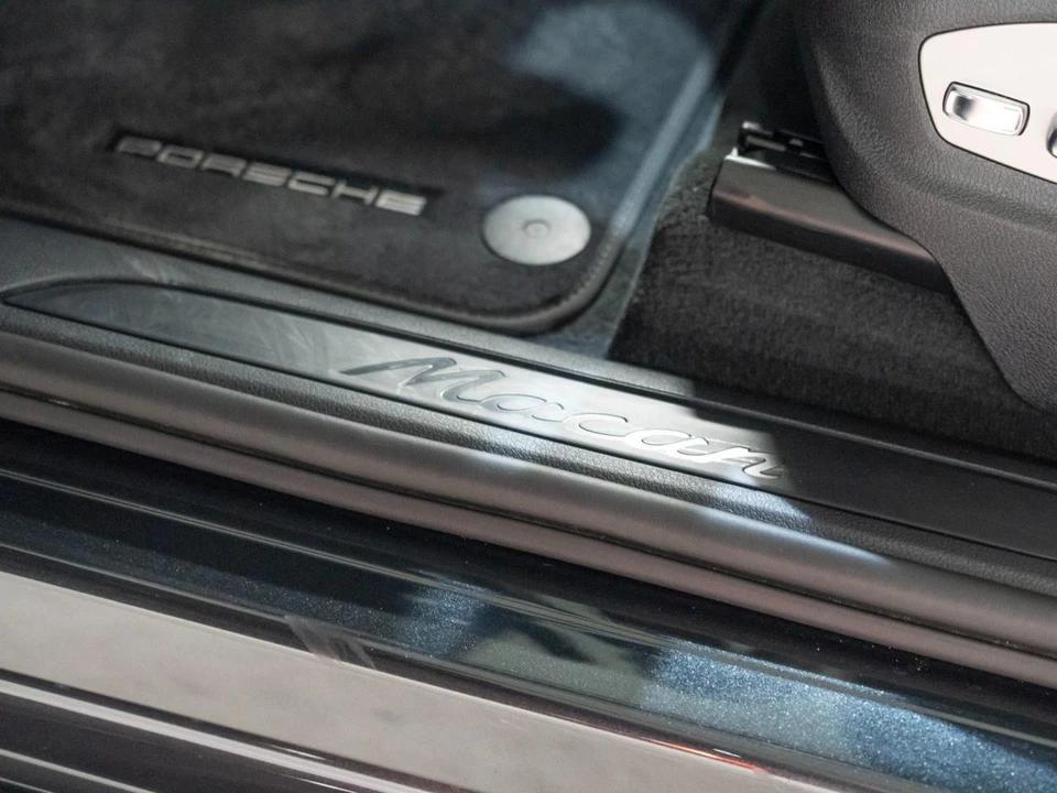 2026 Porsche Macan Electric - Image 13 of 30