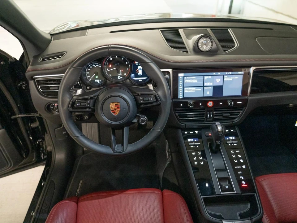 2026 Porsche Macan Electric - Image 29 of 30