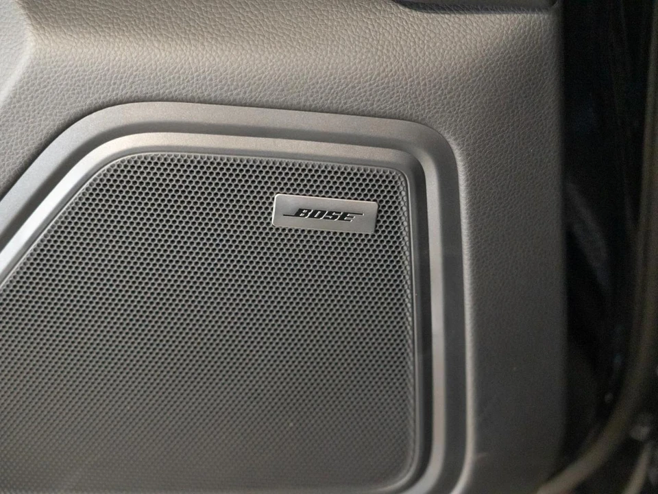 2026 Porsche Macan Electric - Image 19 of 30
