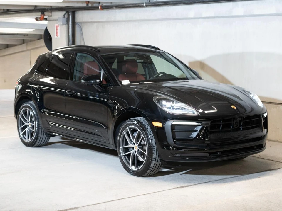 2026 Porsche Macan Electric - Image 8 of 30