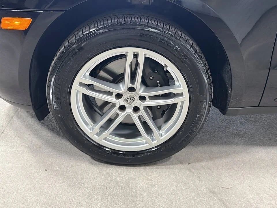 2026 Porsche Macan Electric - Image 16 of 18