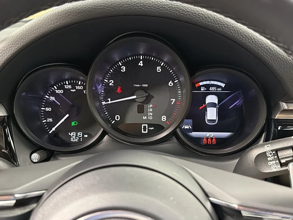 2026 Porsche Macan Electric - Image 9 of 18