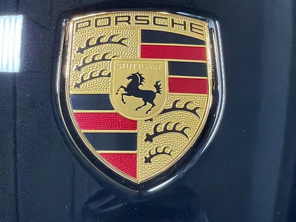 2026 Porsche Macan Electric - Image 8 of 18