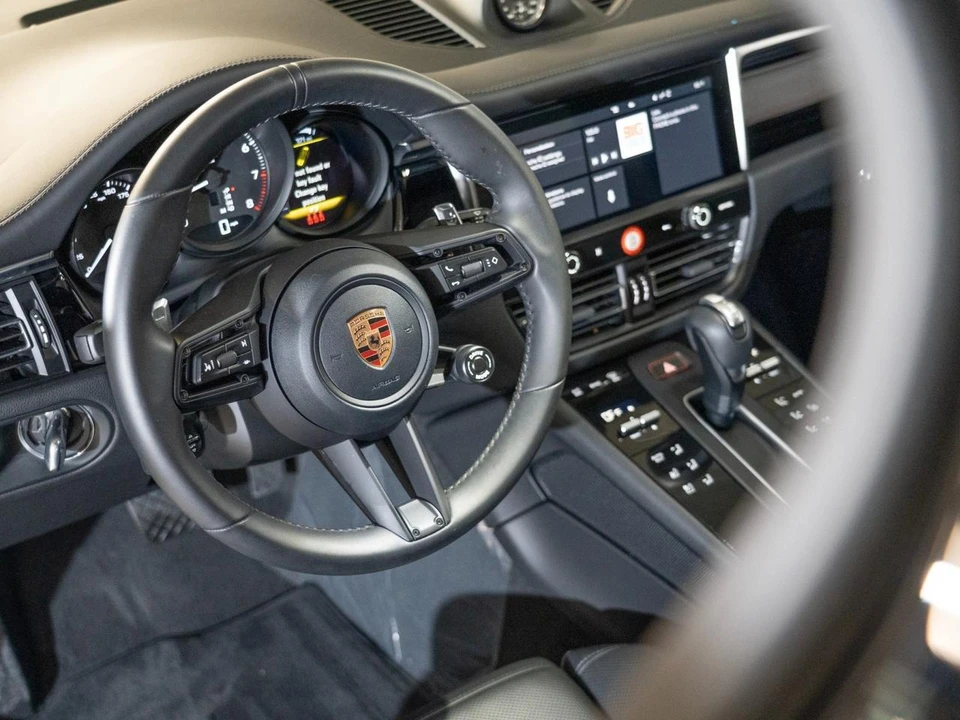 2026 Porsche Macan Electric - Image 16 of 29