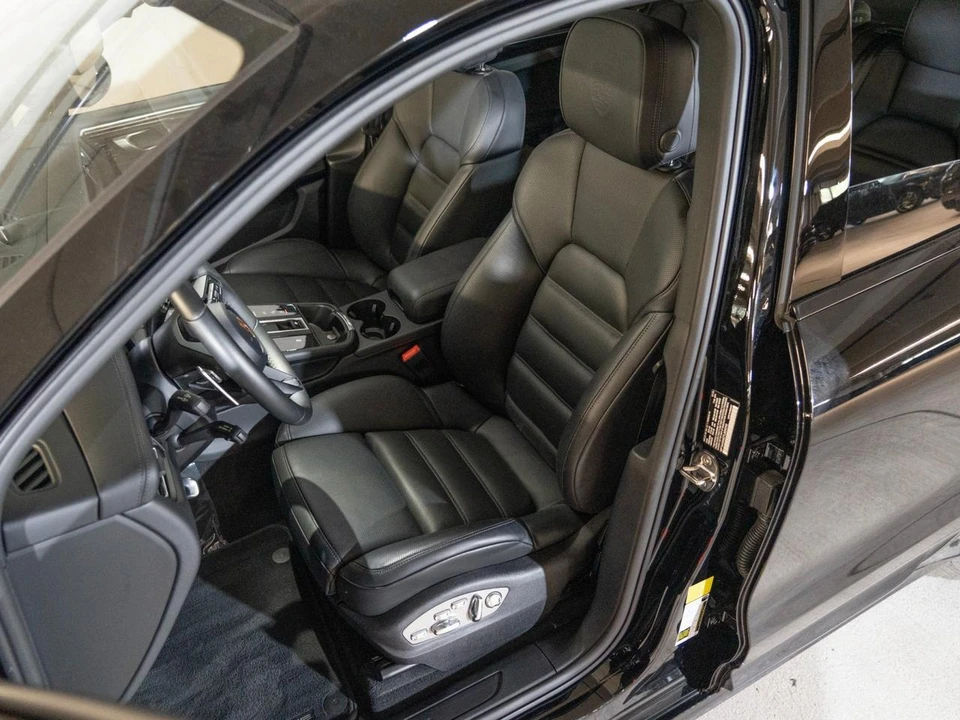 2026 Porsche Macan Electric - Image 6 of 29