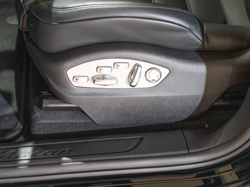 2026 Porsche Macan Electric - Image 14 of 29
