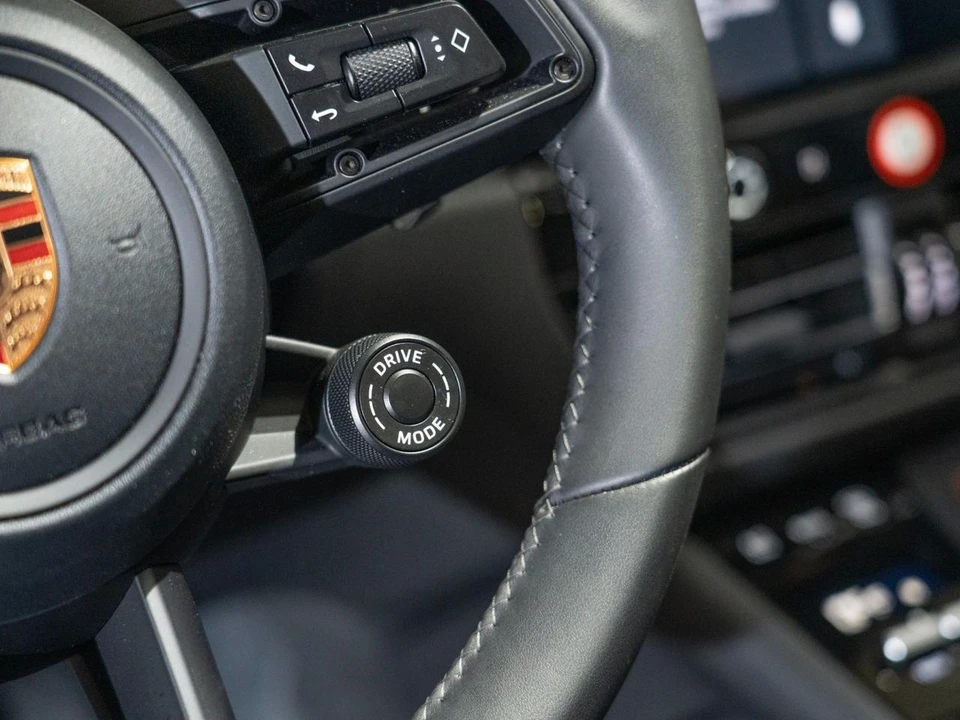 2026 Porsche Macan Electric - Image 23 of 29