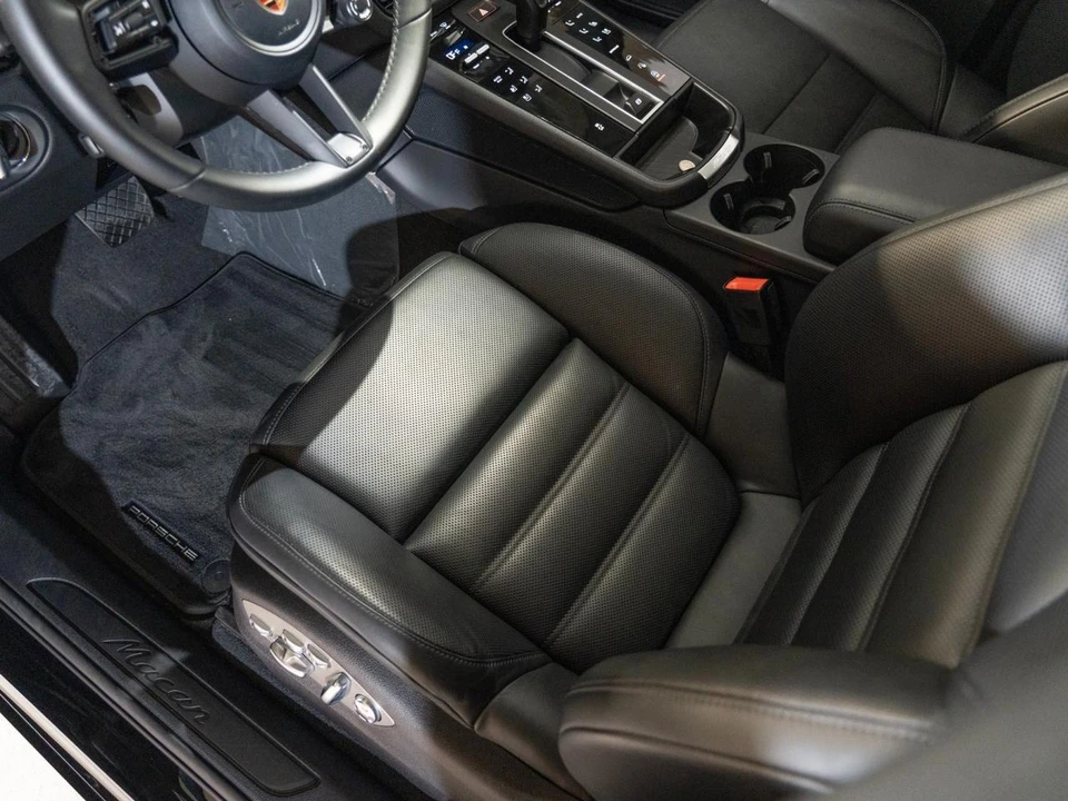 2026 Porsche Macan Electric - Image 15 of 29