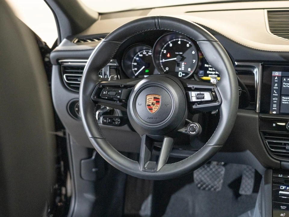 2026 Porsche Macan Electric - Image 27 of 29