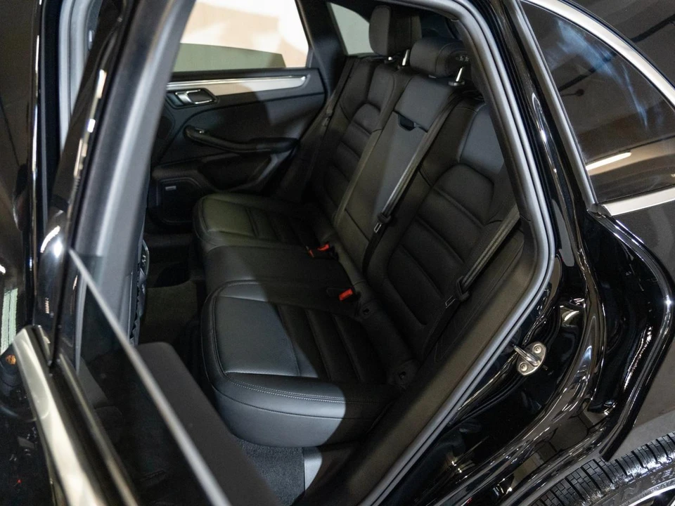2026 Porsche Macan Electric - Image 26 of 30