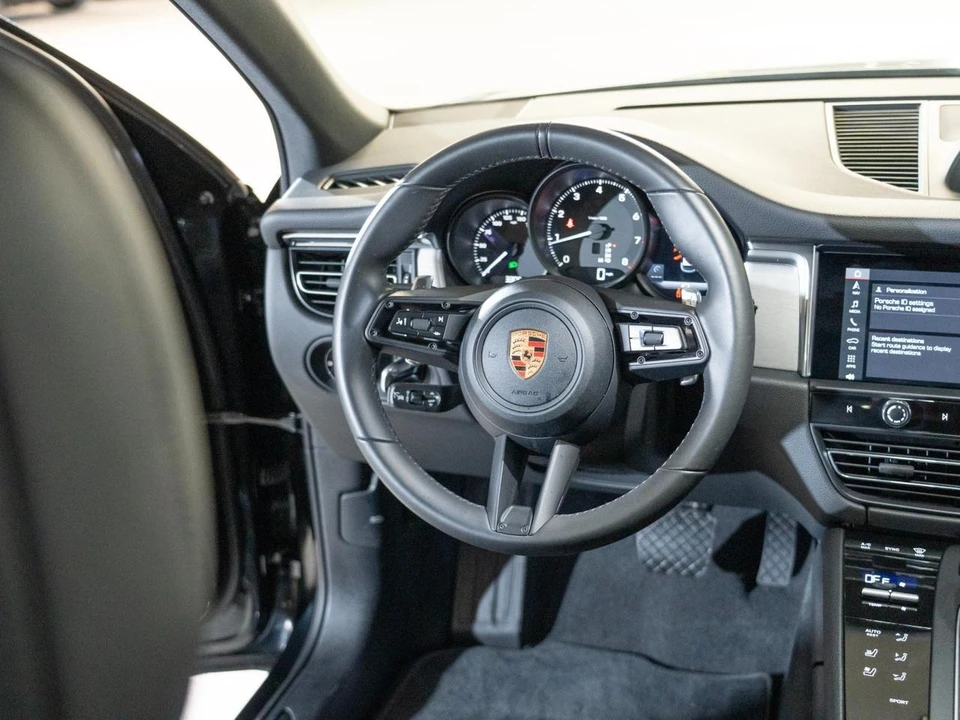 2026 Porsche Macan Electric - Image 28 of 30