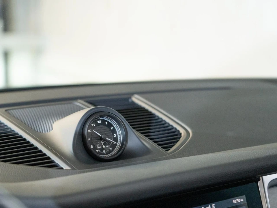2026 Porsche Macan Electric - Image 22 of 30