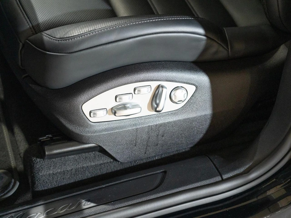 2026 Porsche Macan Electric - Image 14 of 30