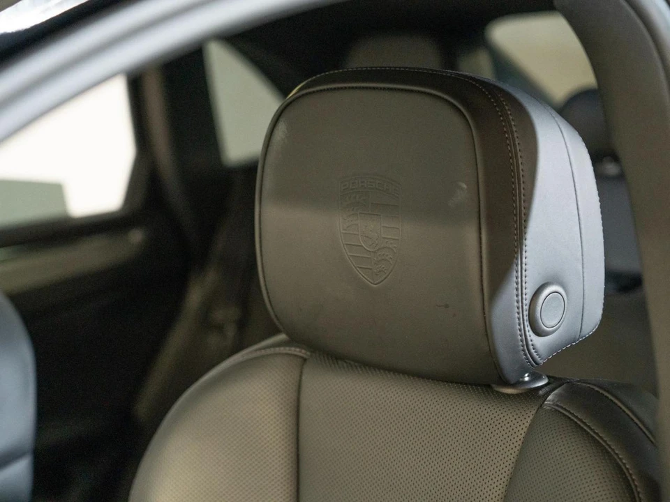 2026 Porsche Macan Electric - Image 15 of 30