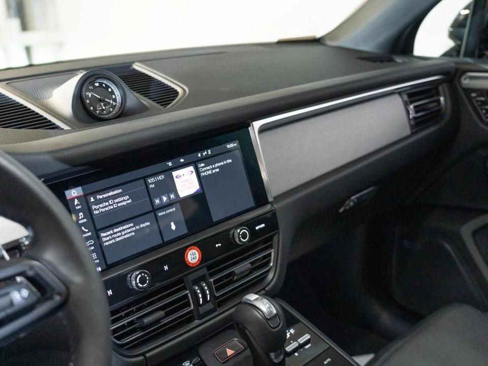 2026 Porsche Macan Electric - Image 23 of 30