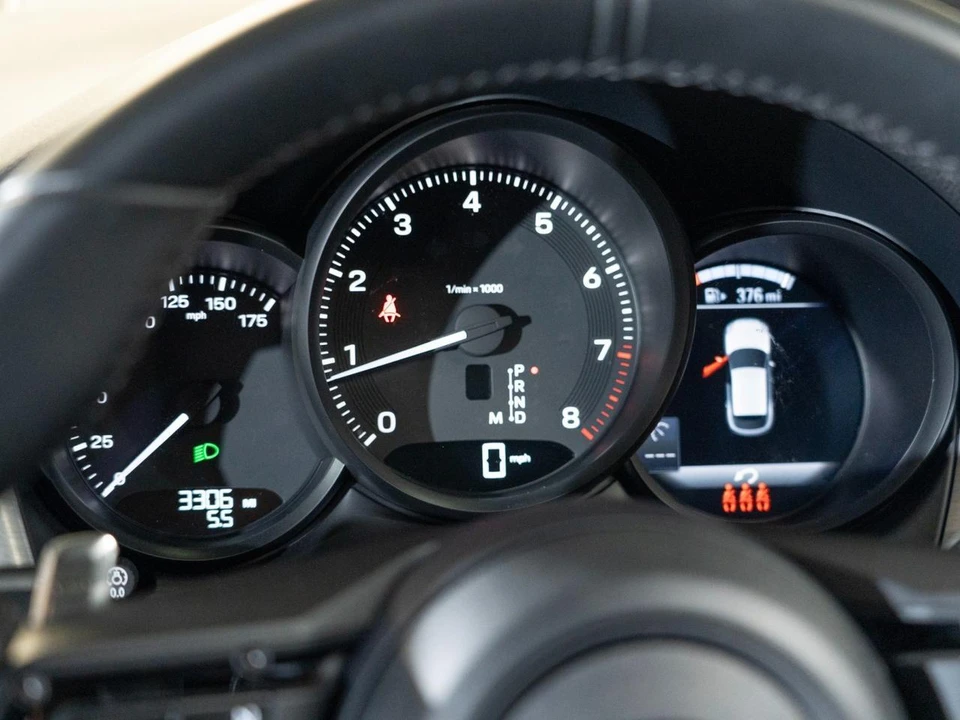 2026 Porsche Macan Electric - Image 21 of 30