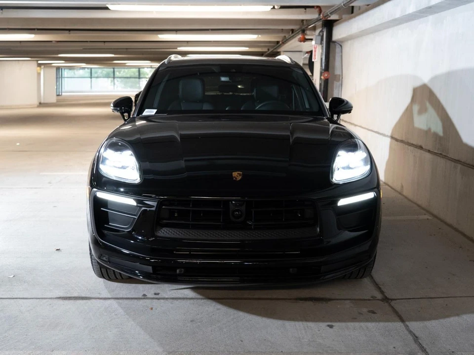 2026 Porsche Macan Electric - Image 7 of 30