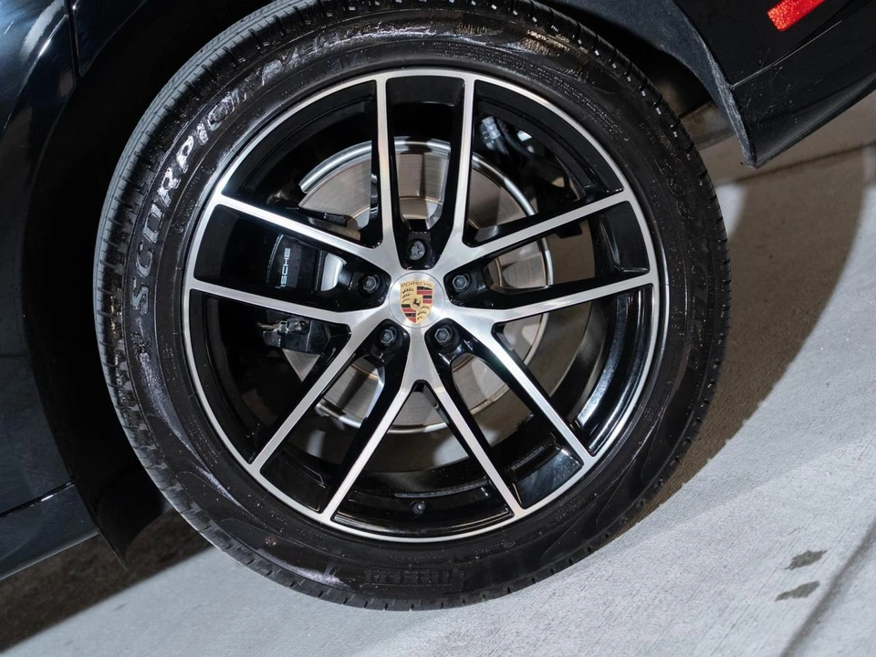 2026 Porsche Macan Electric - Image 12 of 30