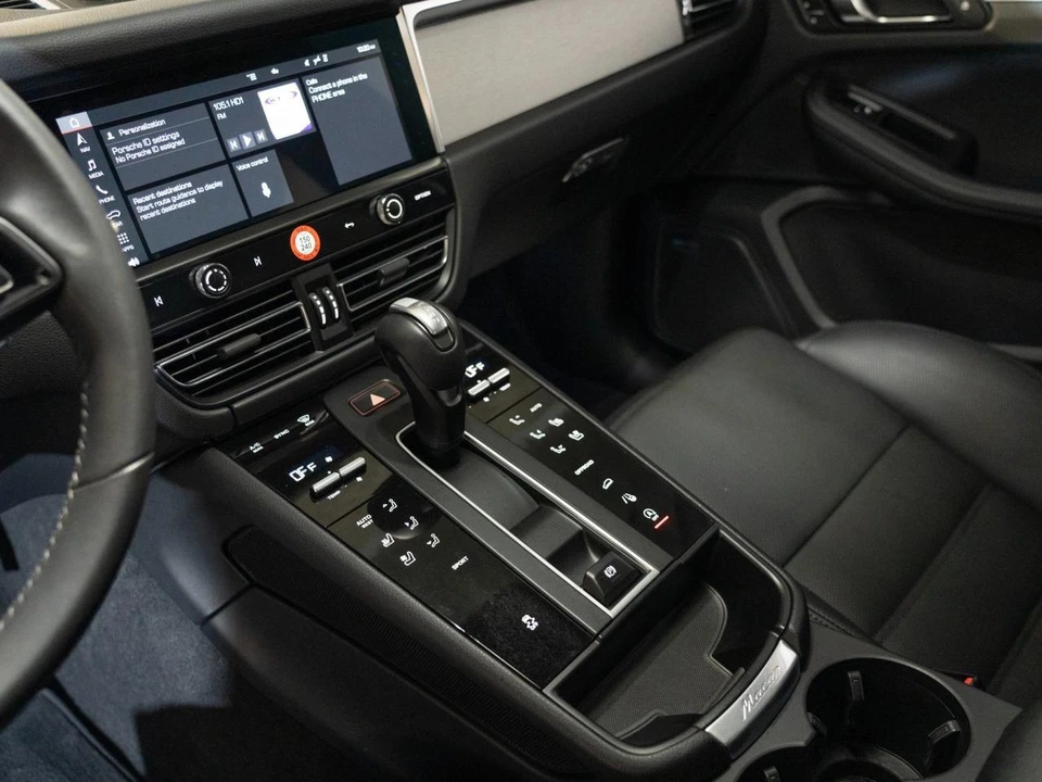 2026 Porsche Macan Electric - Image 24 of 30