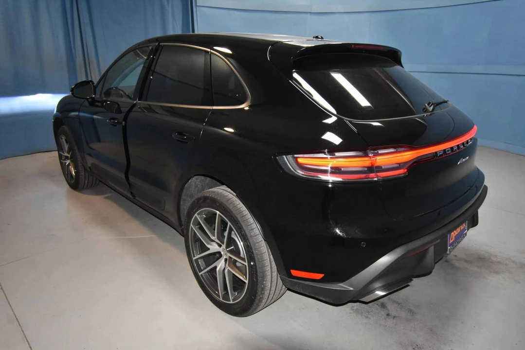 2026 Porsche Macan Electric - Image 3 of 4
