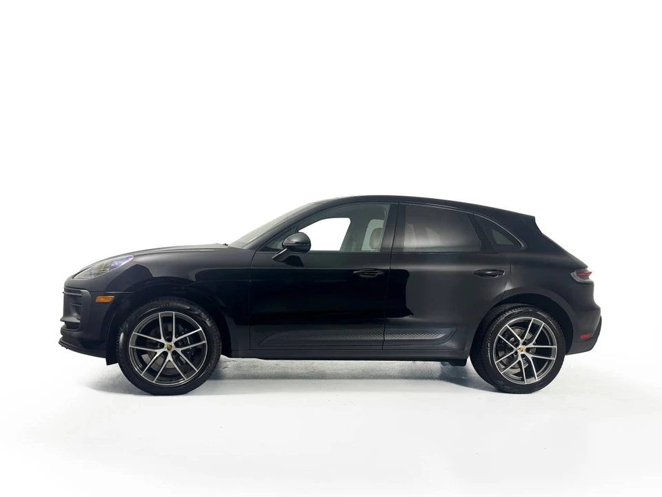 2026 Porsche Macan Electric - Image 2 of 5