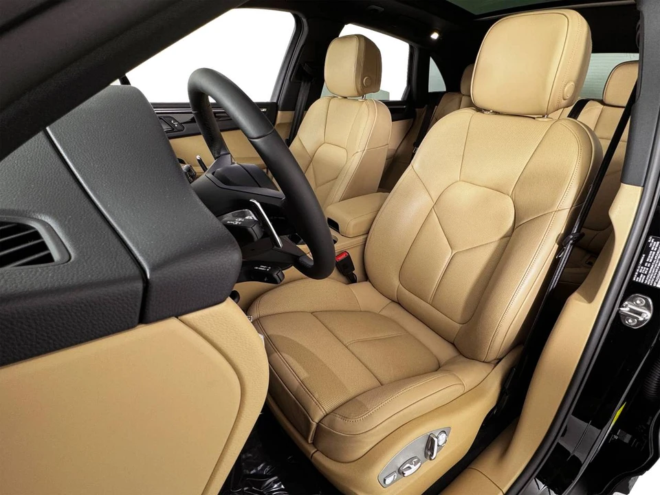 2026 Porsche Macan Electric - Image 5 of 5