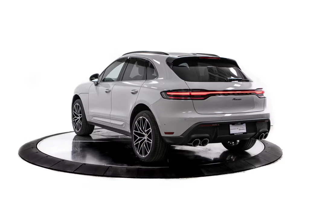 2026 Porsche Macan - Image 20 of 31