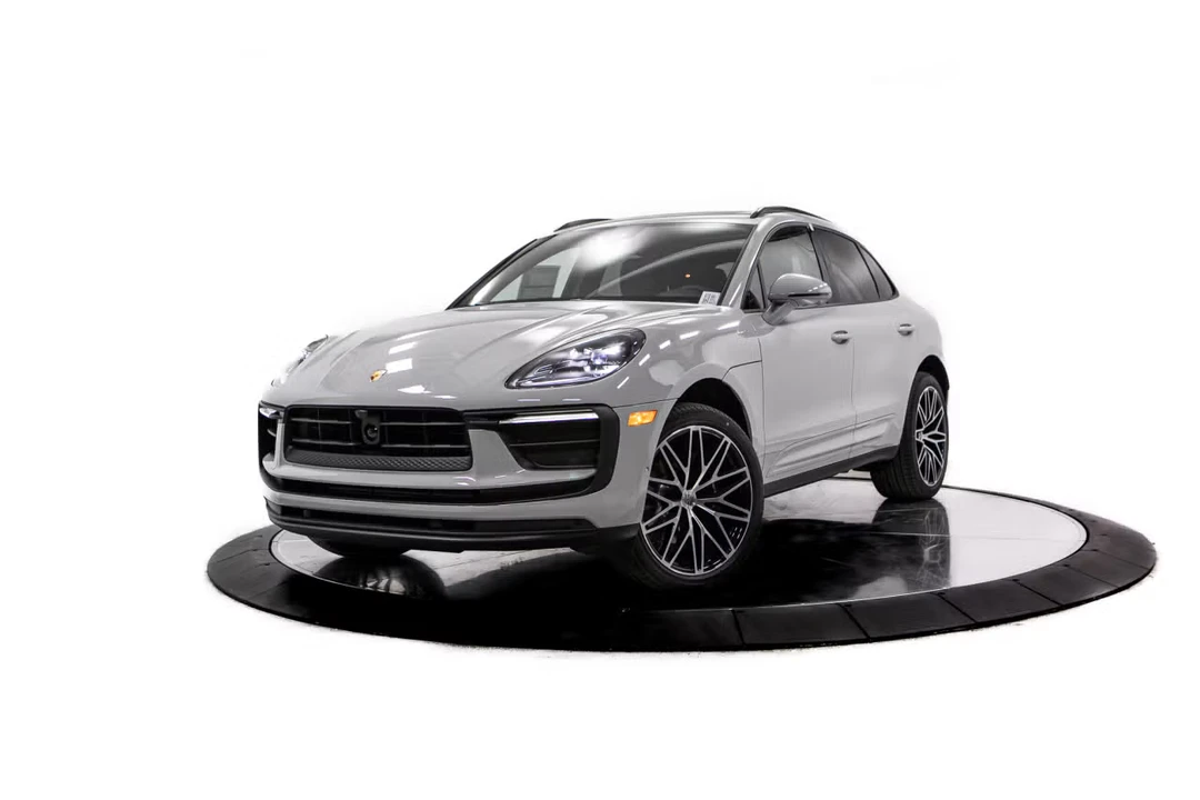 2026 Porsche Macan - Image 4 of 31
