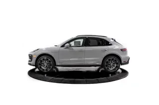 2026 Porsche Macan - Image 13 of 31