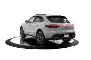 2026 Porsche Macan - Image 17 of 31