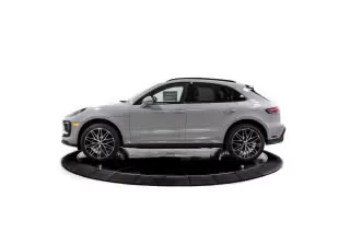 2026 Porsche Macan - Image 9 of 31