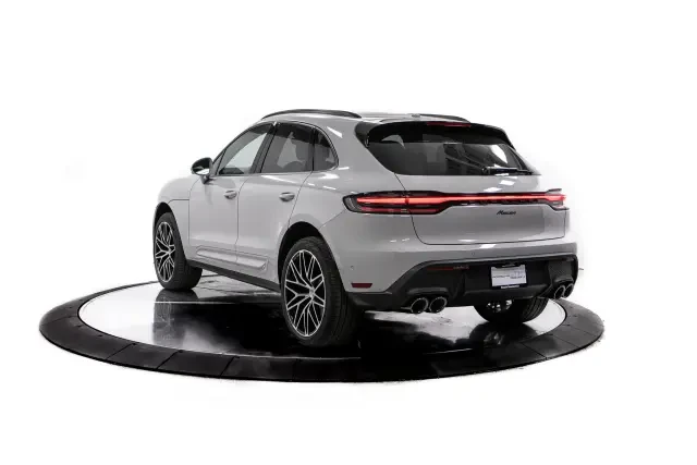 2026 Porsche Macan - Image 22 of 31